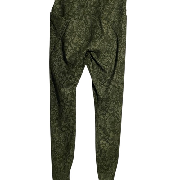 All in Motion Dark Green Patterned Leggings - Picture 2 of 4